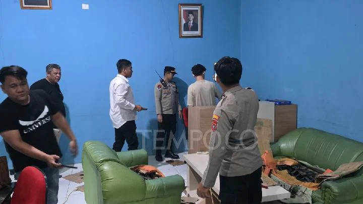 Kantor PWI Dirusak - Teror Wartawan Bangka Belitung?
