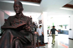 Bupati Tulungagung Diduga Terima Suap Miliaran Rupiah - Kasus Terbaru