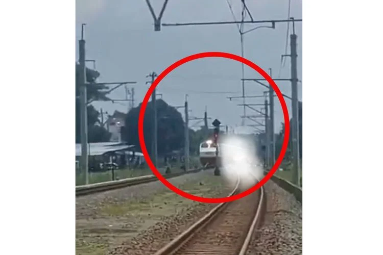 KA Bangunkarta Anjlok: Update Pembatalan dan Layanan KAI