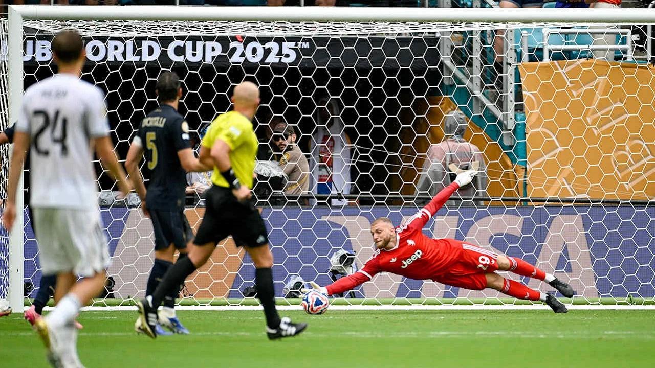 Michele Di Gregorio Tampil Heroik dalam Kemenangan Juventus