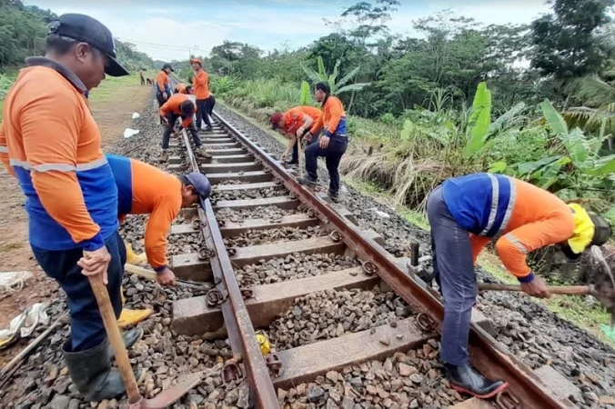Perjalanan KA Kembali Beroperasi Pasca Kejadian di Bumiayu 2026