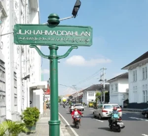 PKL di Jl KH Ahmad Dahlan Masih Menjamur, Arus Lalu Lintas Terganggu