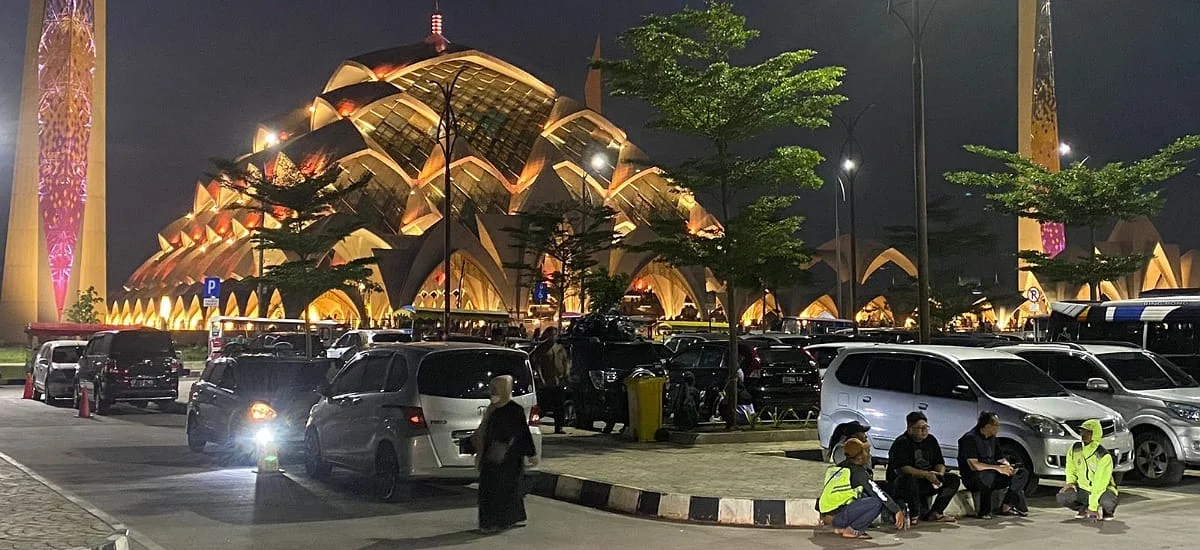 Pungli parkir Masjid Al-Jabbar dikecam Saber Pungli Jabar