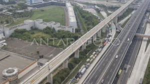 Suporter Bola Diserang: Polisi Kawal Bonek di Tol Japek!