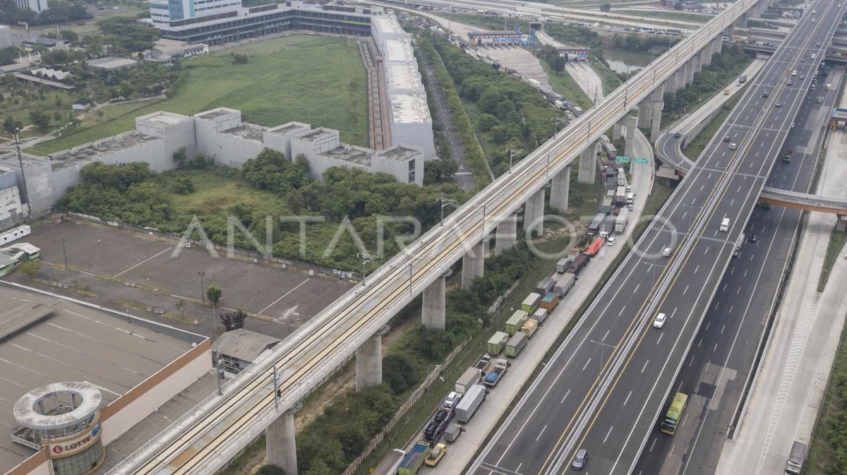 Suporter Bola Diserang: Polisi Kawal Bonek di Tol Japek!